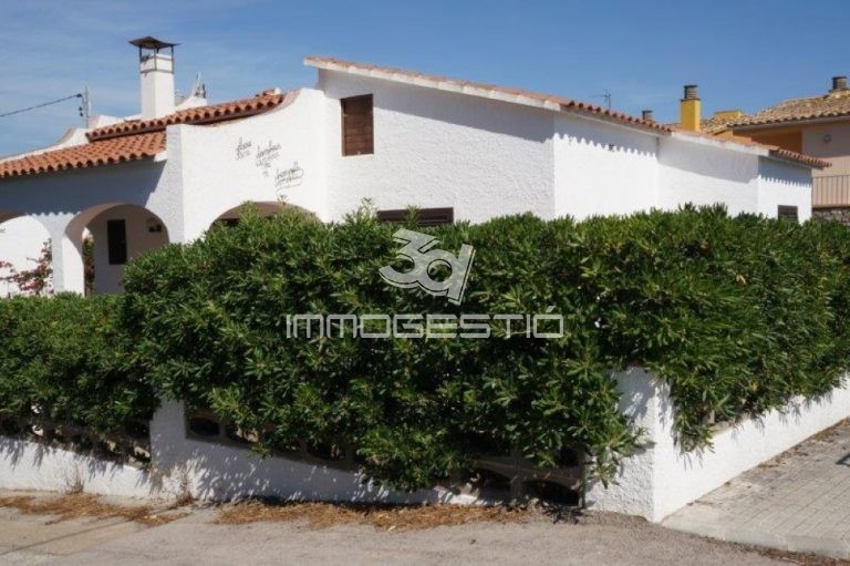 casa-plantabaixa-garatge-platja-venda-lescala-platabaja-garaje-venta-maison-rezdechausse-garage-vente-house-groundfloor-sale-estateagent-immobilier-inmobiliarias