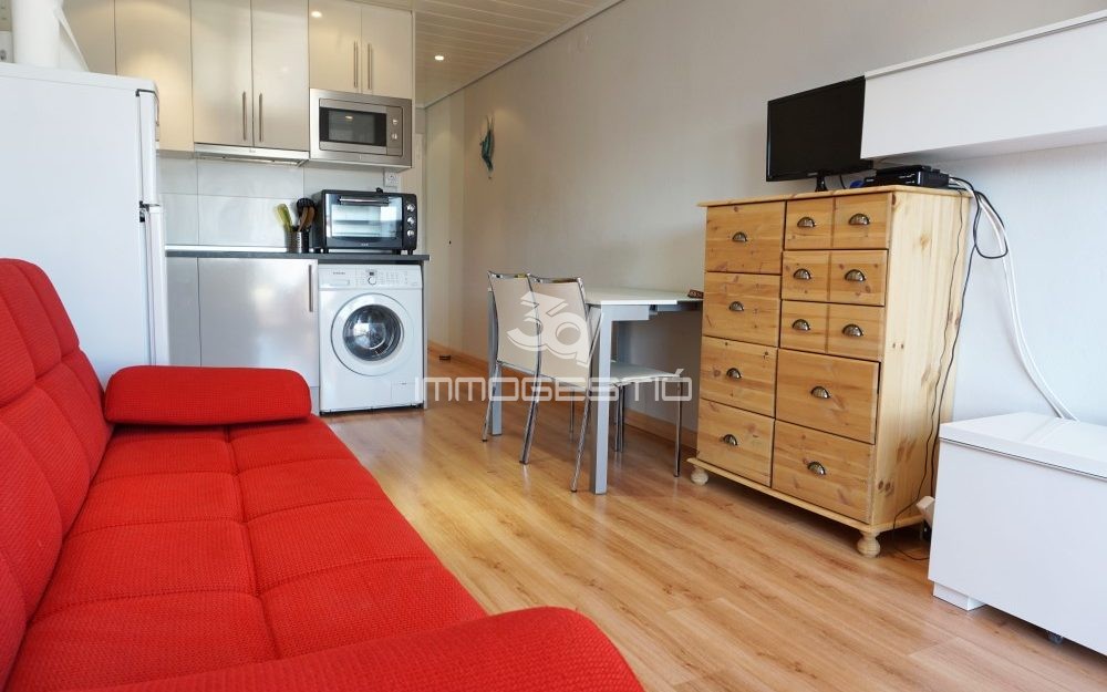 Estudio reformado a 400m de la playa