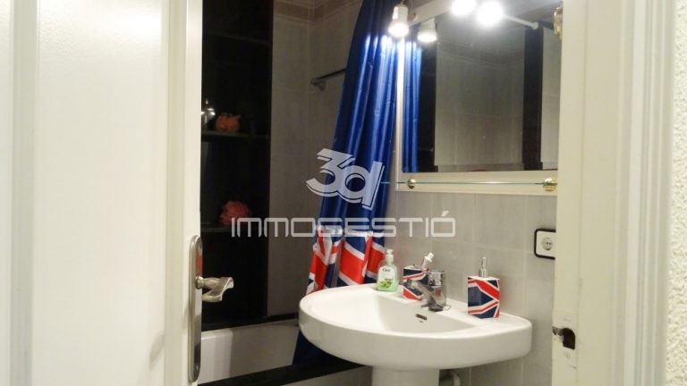 fantastic-apartament-habitacions-lescala-piscina-venda-laclota-apartamento-habitaciones-venta-appartement-vente-piscine-riells-apartment-bedroomd-swimmingpool-sales (2).JPG