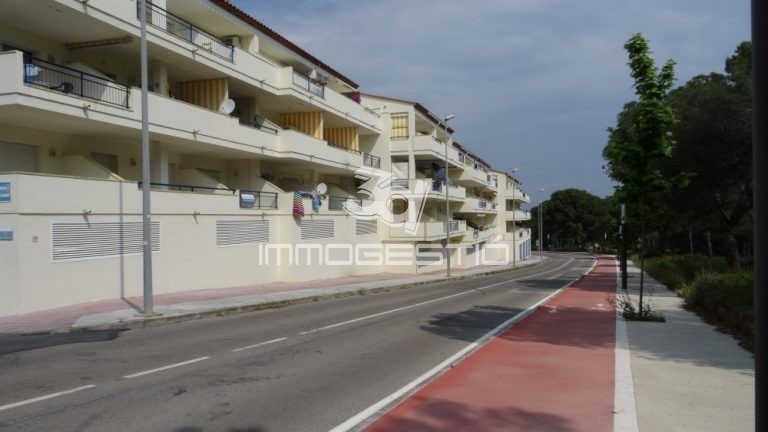fantastic-apartament-habitacions-lescala-piscina-venda-laclota-apartamento-habitaciones-venta-appartement-vente-piscine-riells-apartment-bedroomd-swimmingpool-sales (2).JPG