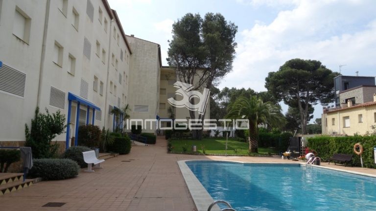 fantastic-apartament-habitacions-lescala-piscina-venda-laclota-apartamento-habitaciones-venta-appartement-vente-piscine-riells-apartment-bedroomd-swimmingpool-sales (2).JPG