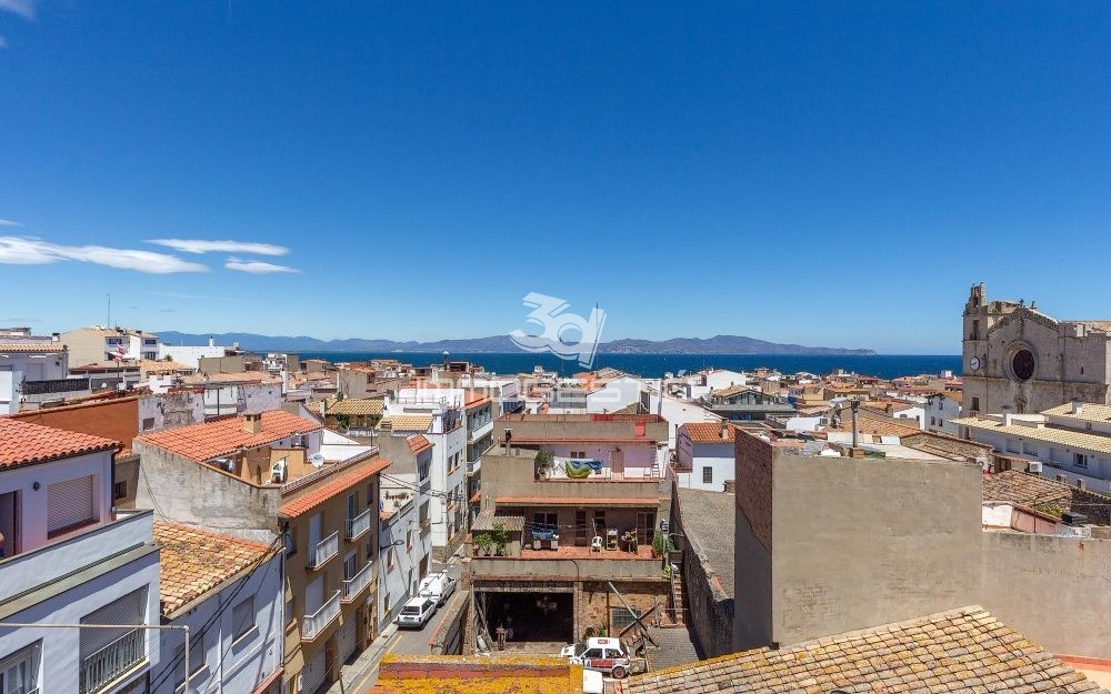 2 bed apartment in the old town