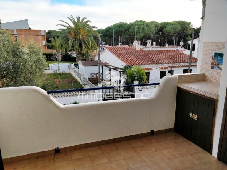 apartament-venda-lescala-terrassa-costabrava-3dimmogeatio-immobiliaria