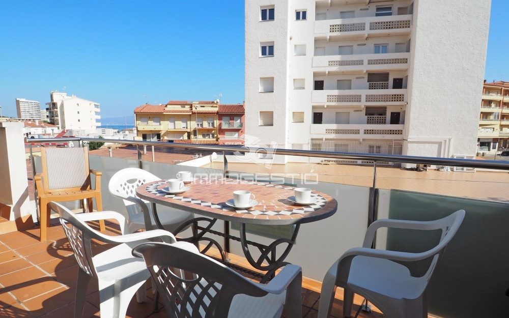 Penthouse apartment with sun terrace in L’Escala