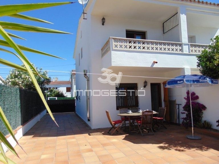 casa-habitaciones-jardin-venta-havbitacions-jardi-venda-maison-house bedroom-sale-chambres-jardin-vente-mar_escala_apartamento_compra_parcela_piso