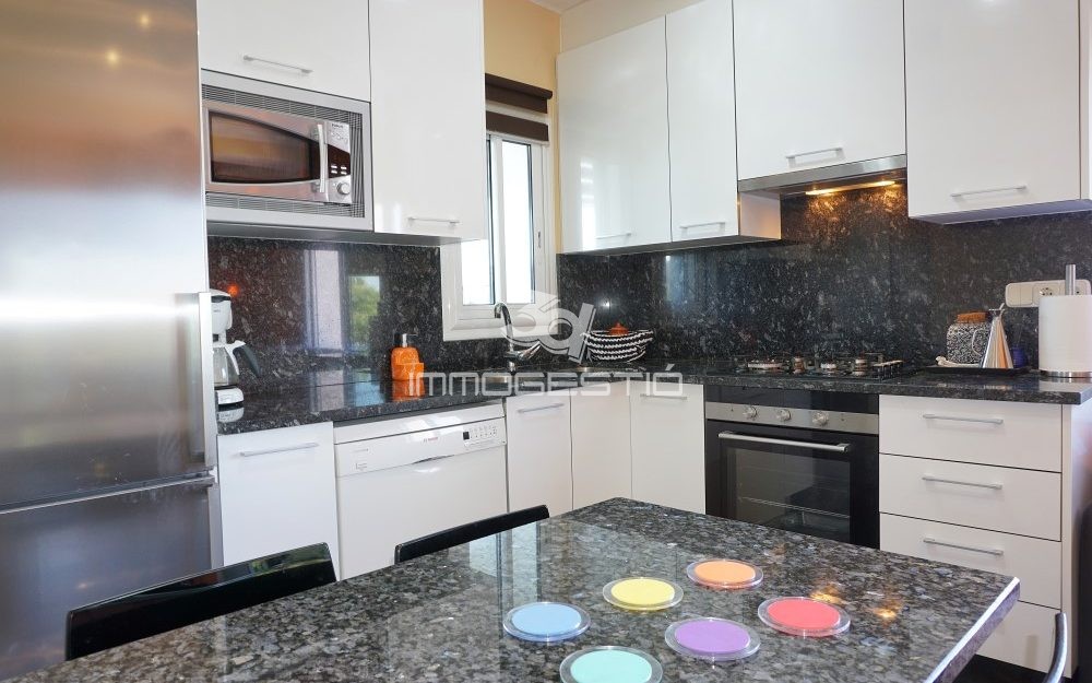 Apartamento con terraza y buenas vistas