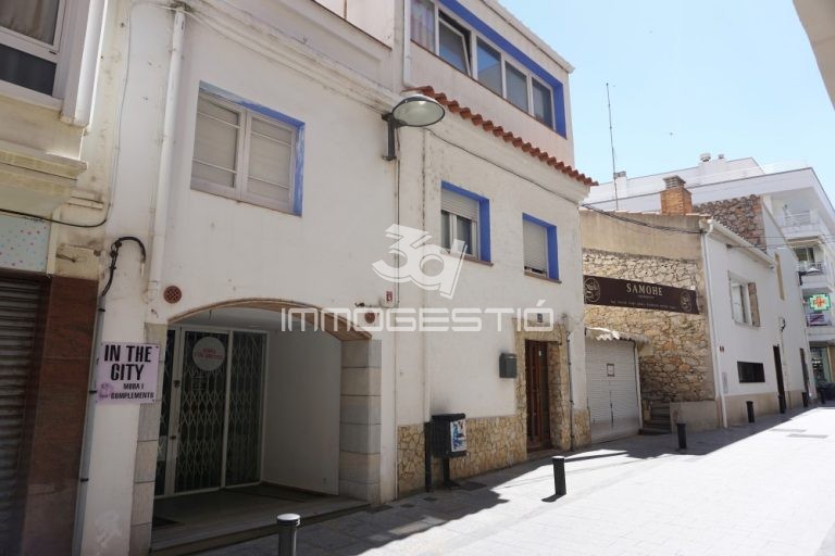 casa-poble-nucli-antic-lescala-pueblo-casco-antiguo-maison-ville-vieux-quartier-old-typical-catalan-house-venta-venda-vente-sale-immobiliaries-immobiliers