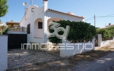 Maison de plain pied avec garage près de la plage