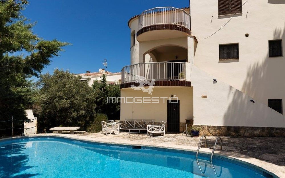 Casa con espectaculares vistas y piscina privada