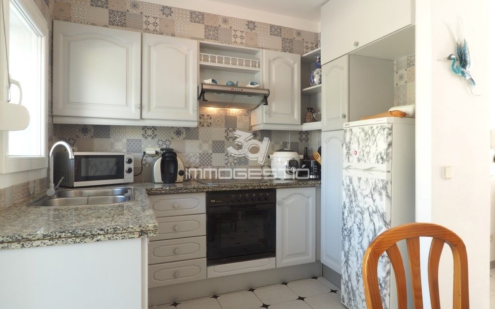 Apartament amb terrassa a prop de la platja