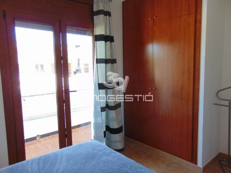 casa-habitaciones-jardin-venta-havbitacions-jardi-venda-maison-house bedroom-sale-chambres-jardin-vente-mar_escala_apartamento_compra_parcela_piso