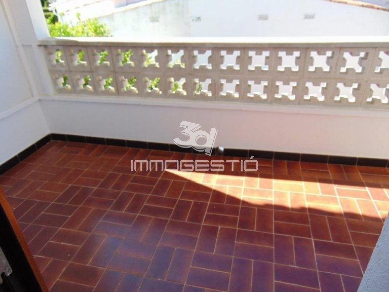 casa-habitaciones-jardin-venta-havbitacions-jardi-venda-maison-house bedroom-sale-chambres-jardin-vente-mar_escala_apartamento_compra_parcela_piso