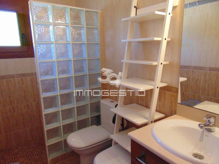 casa-habitaciones-jardin-venta-havbitacions-jardi-venda-maison-house bedroom-sale-chambres-jardin-vente-mar_escala_apartamento_compra_parcela_piso