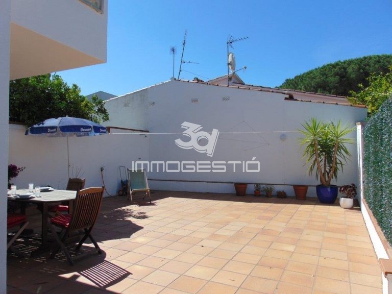 casa-habitaciones-jardin-venta-havbitacions-jardi-venda-maison-house bedroom-sale-chambres-jardin-vente-mar_escala_apartamento_compra_parcela_piso