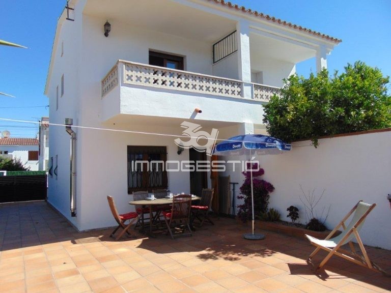 casa-habitaciones-jardin-venta-havbitacions-jardi-venda-maison-house bedroom-sale-chambres-jardin-vente-mar_escala_apartamento_compra_parcela_piso