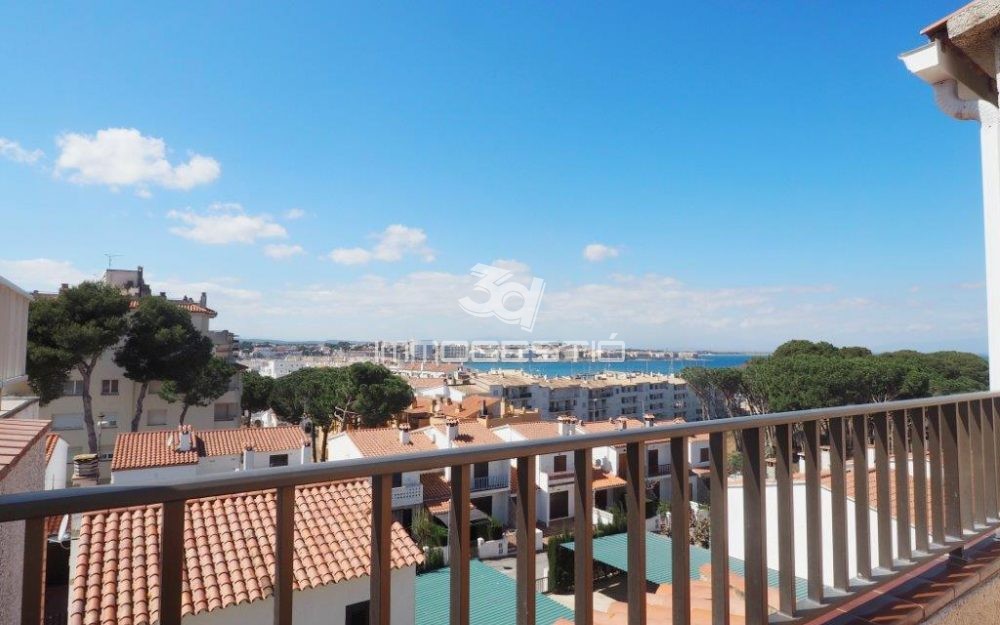 Apartamento ático con gran terraza en La Clota