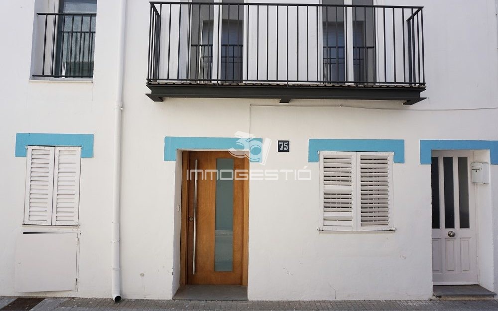 Apartamento reformado en el centro del pueblo