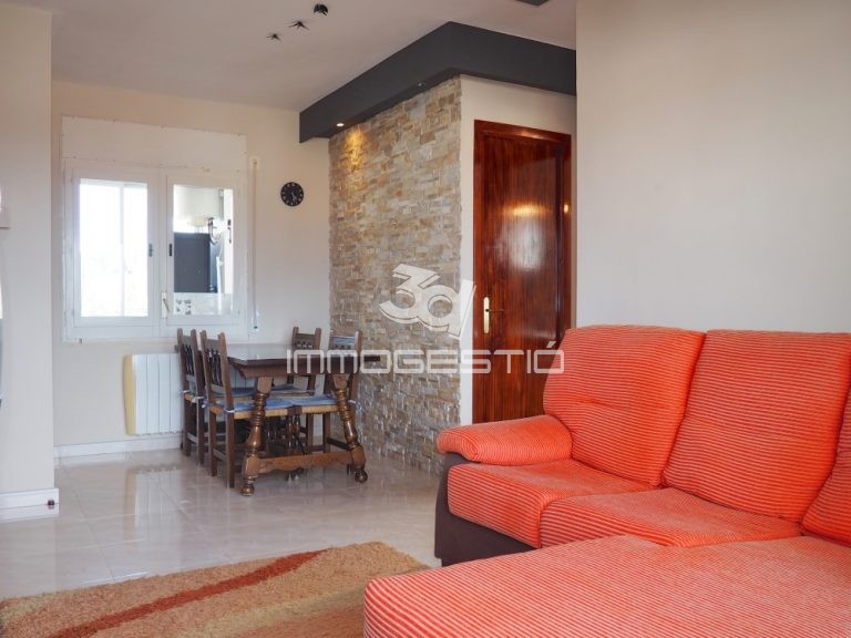 Apartament reformat i amb terrassa a L'Escala