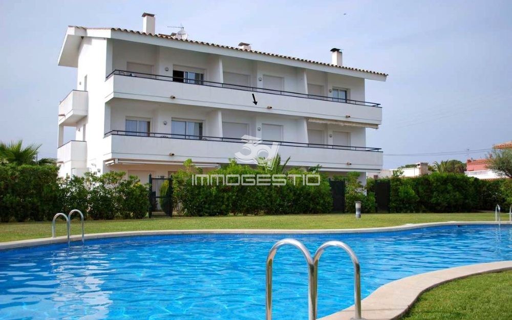Apartament amb piscina i terrassa
